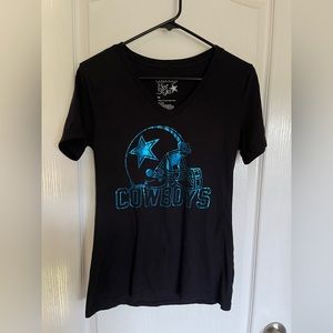 Medium Dallas Cowboys V-Neck Tee